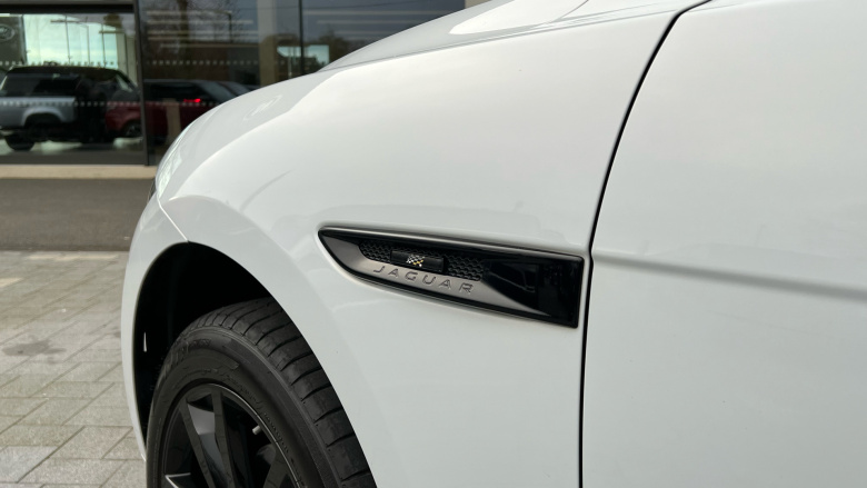 Jaguar F-Pace 2.0d [240] Chequered Flag 5dr Auto AWD Diesel Estate